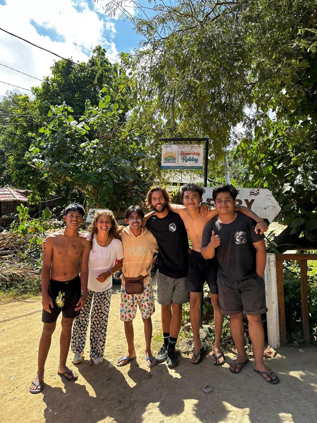 Roby Homestay Kuta  Eksteriør bilde